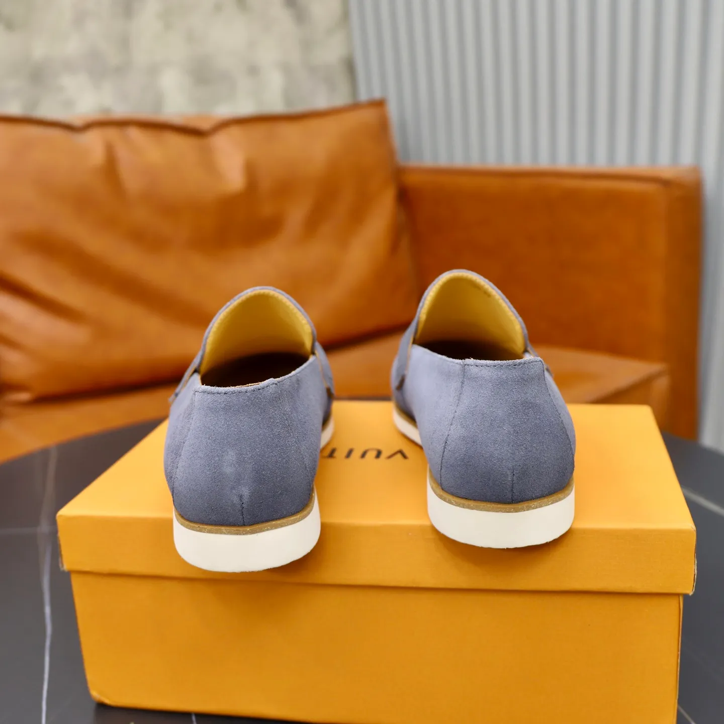 Ex-factory price: 442💰🙅‍♂️🙅‍♂️🙅‍♂️ Brand: LV Louis Vuitton Standard code: 38-44 (45 customized) Grade: Same as the official website Material: Original cow suede material stitching Comfortable and breathable cowhide lining Lightweight wear-resistant foam outsole Style category: Men's fashionable casual shoes Running sports shoes Distinguished luxury brand elements Top luxury color: actual picture color